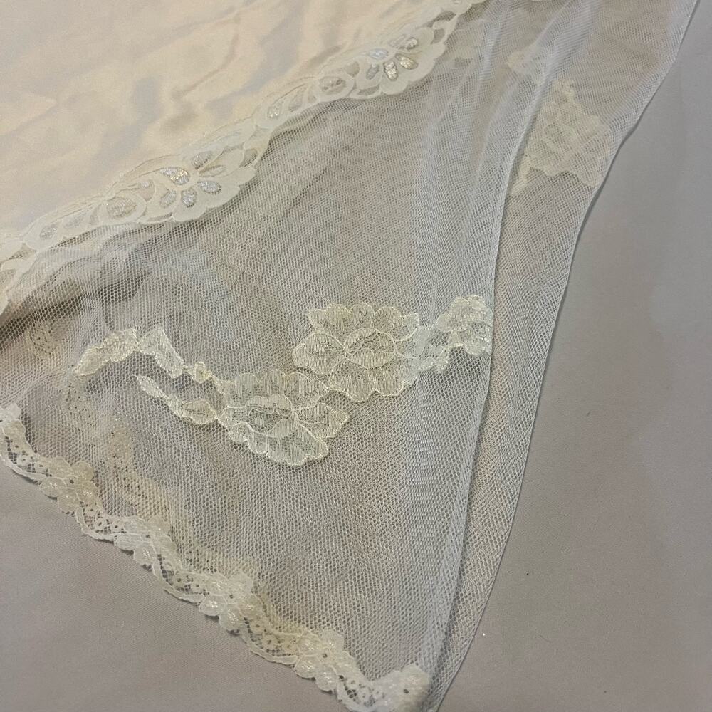 Vintage Gold label Victoria Secret ivory white night gown L - Picture 2 of 10